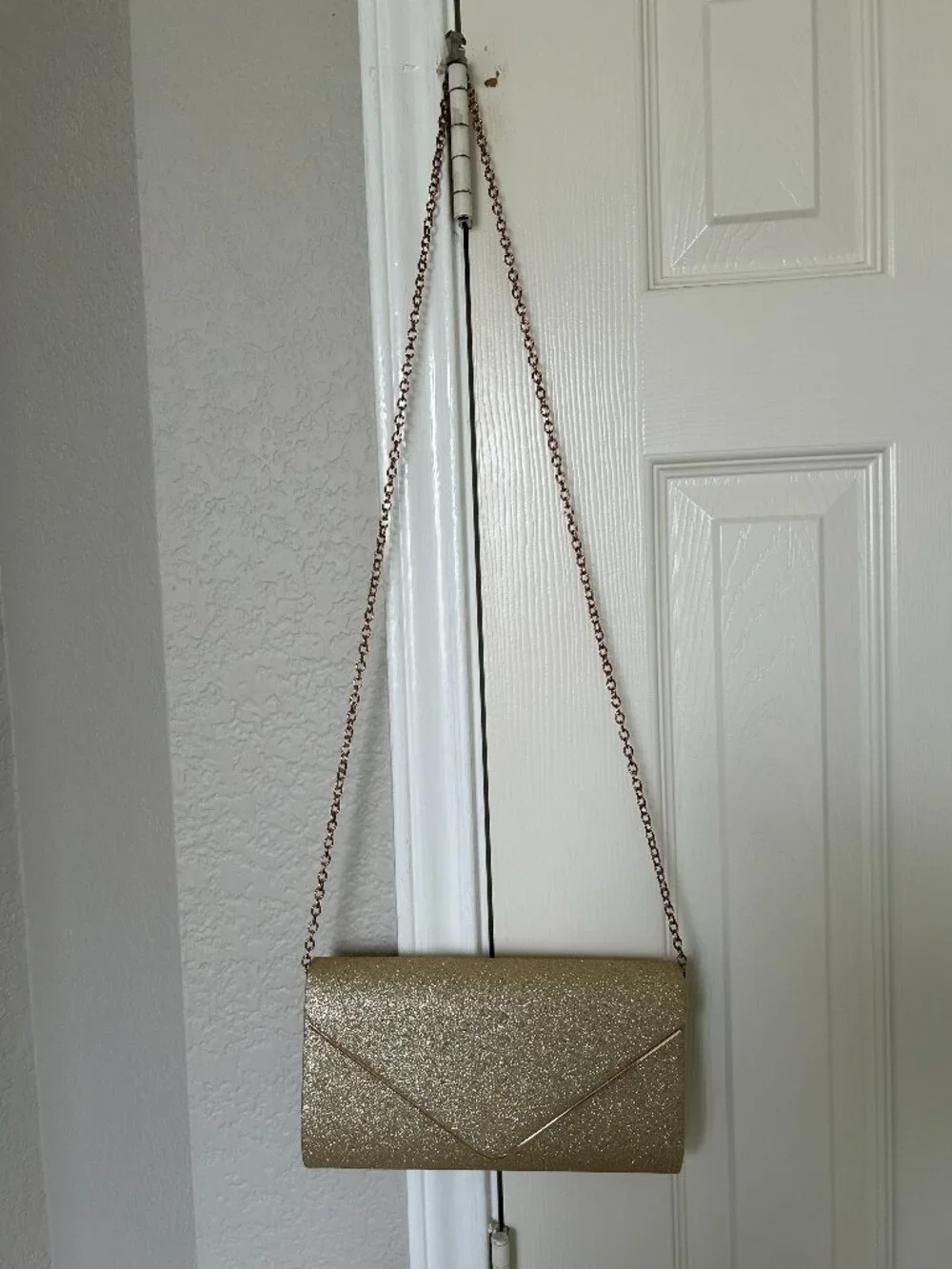 Unbranded Chain Shoulder/Clutch - Gold Sparkle - 9